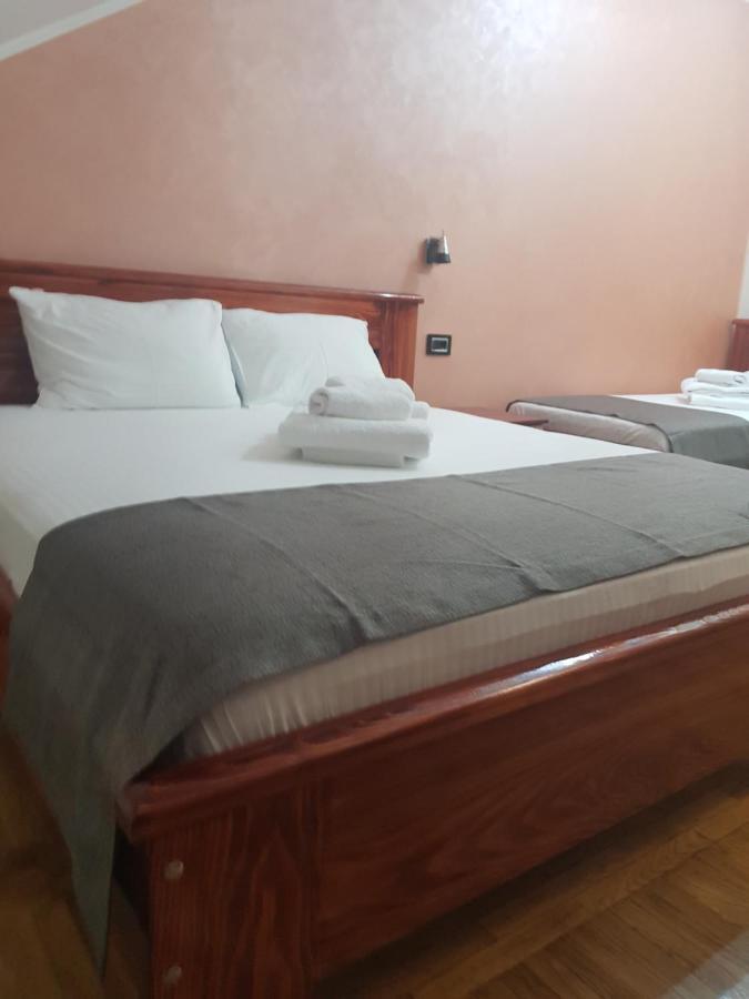 Hotel Kutko Pančevo Zewnętrze zdjęcie