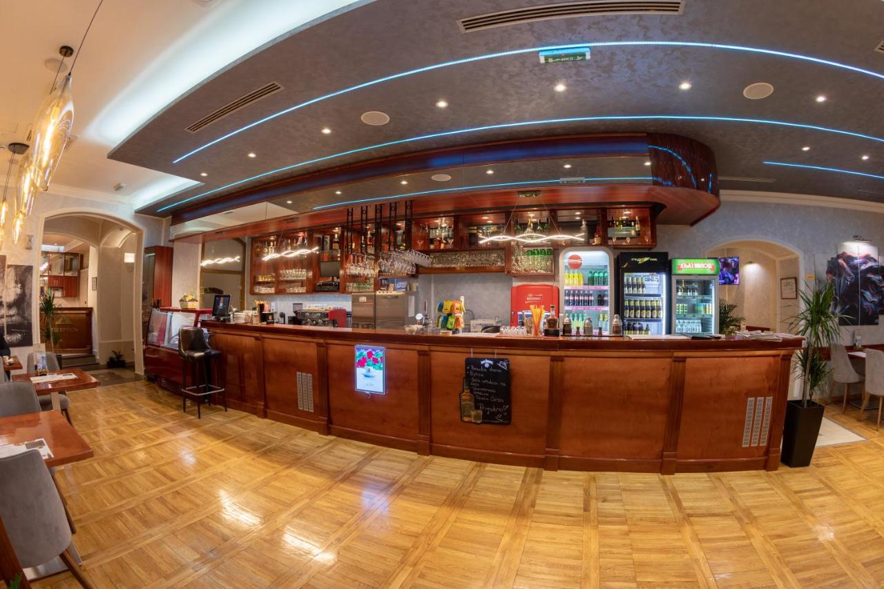Hotel Kutko Pančevo Zewnętrze zdjęcie