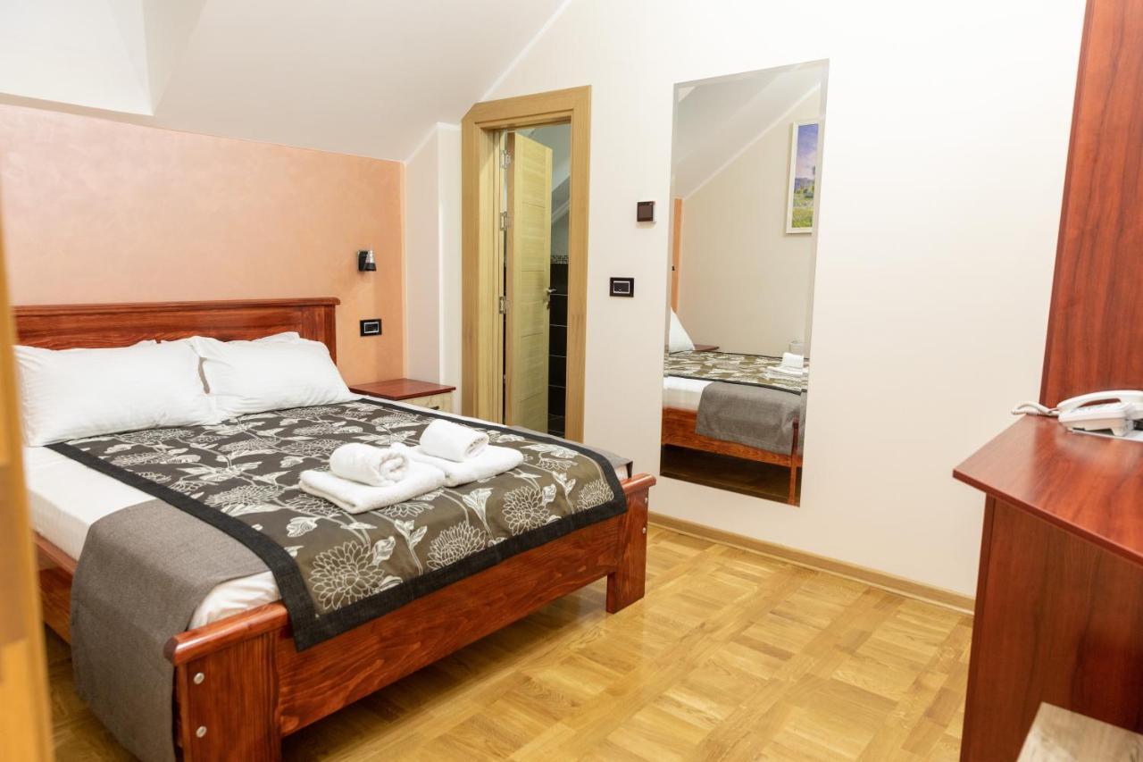 Hotel Kutko Pančevo Zewnętrze zdjęcie