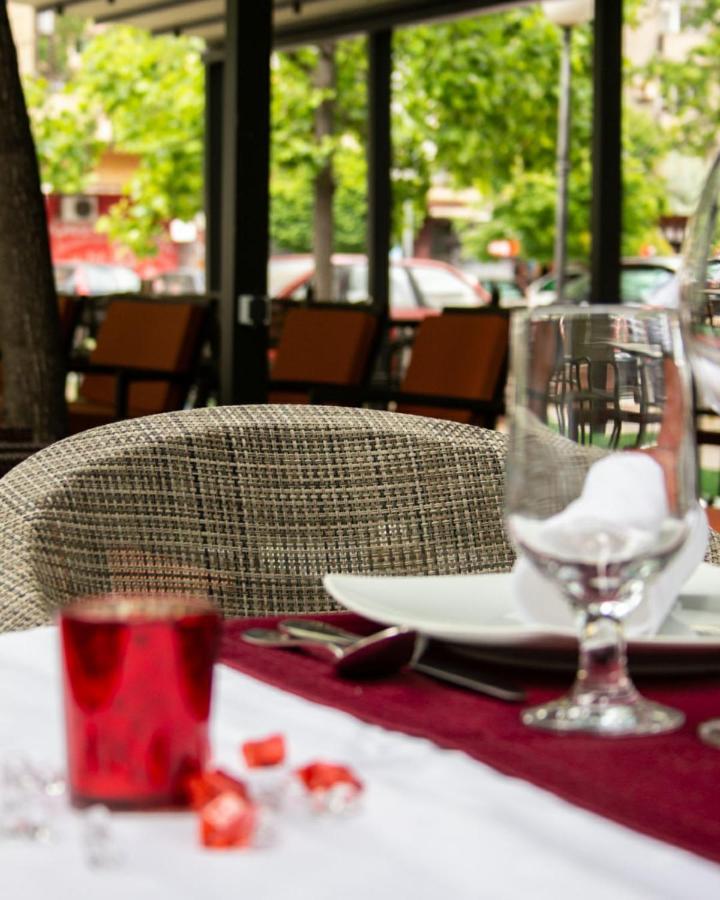 Hotel Kutko Pančevo Zewnętrze zdjęcie